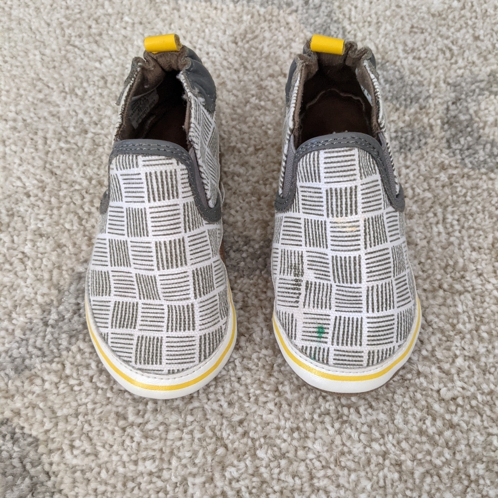 Robeez soft sole shoes